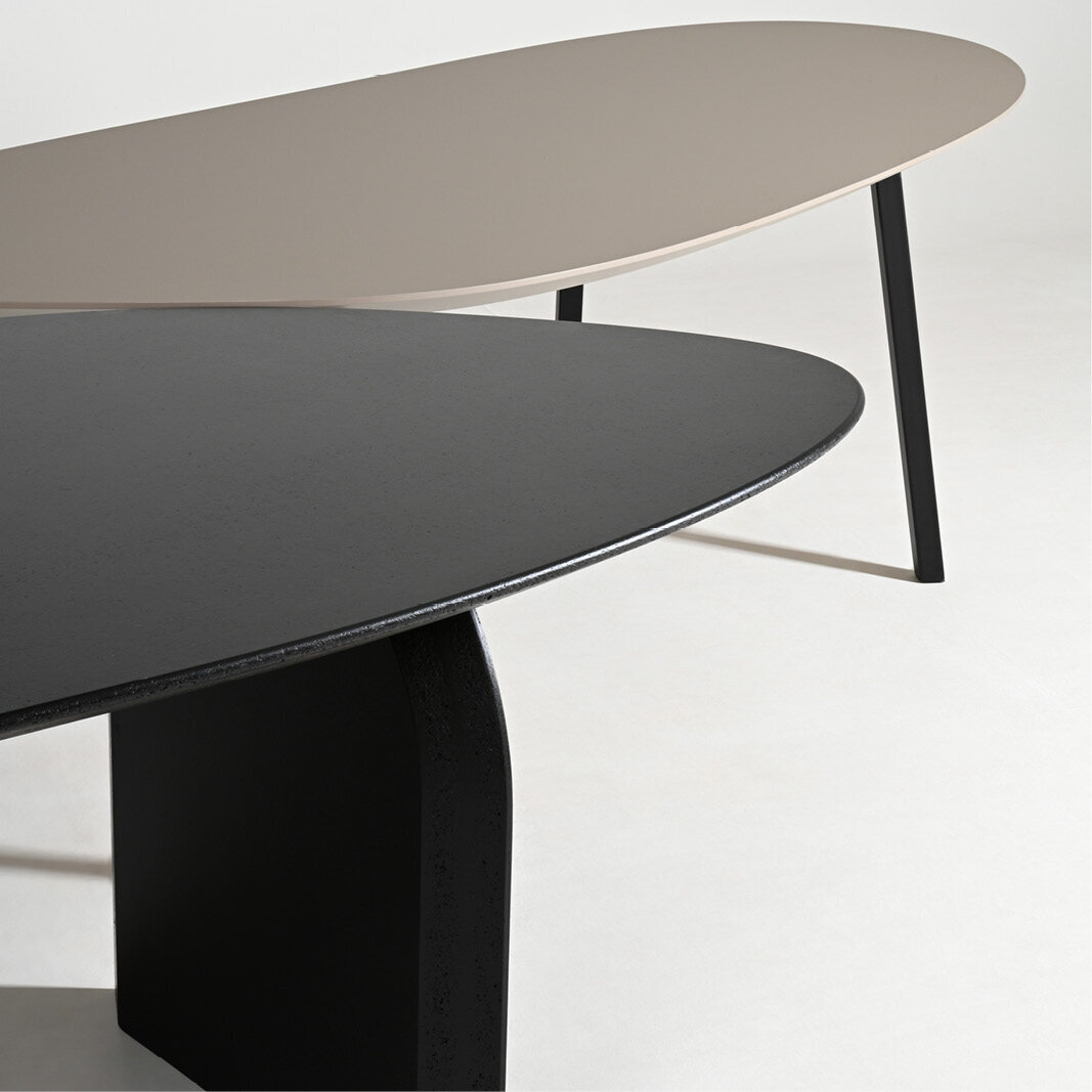 Blob Design dining table | Slot 1 Amoeba LivingBoard P5 Natural lacquer | Amoeba LivingBoard P5 Natural lacquer | Studio HENK | 