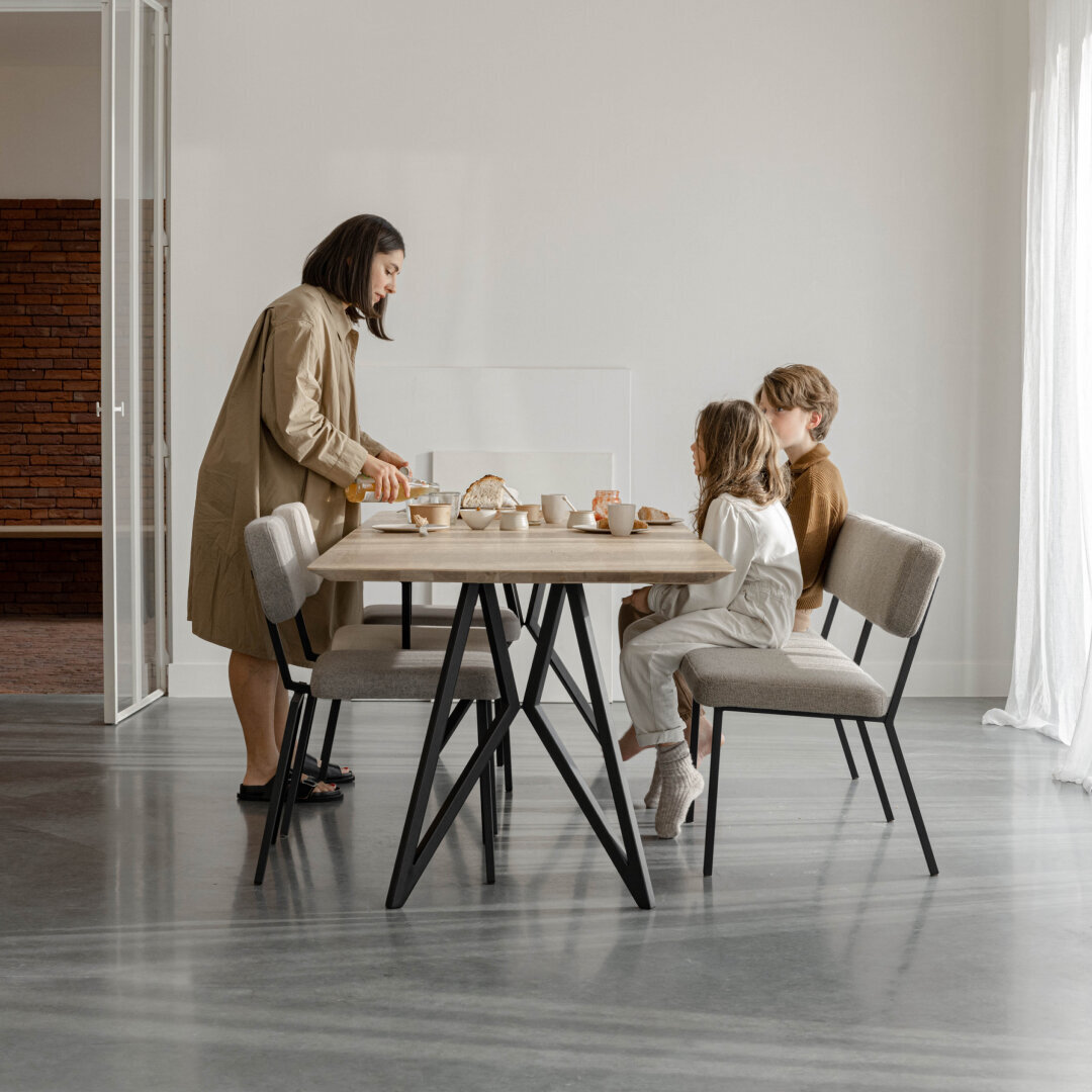 Rectangular Design dining table | Butterfly Steel black powdercoating | Walnut naturel lacquer | Studio HENK | 