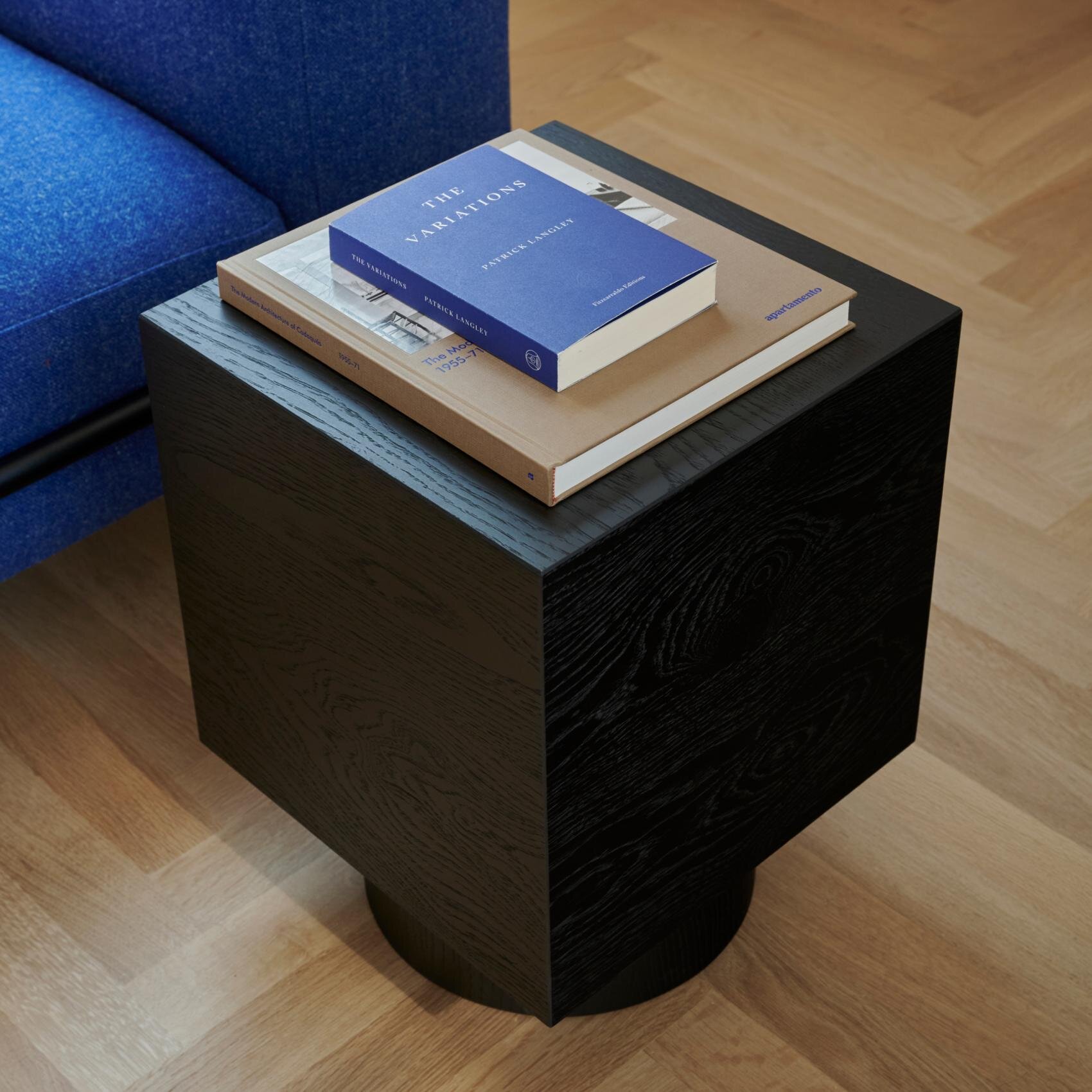 Design Coffee Table | Display coffee table 75 Oak black stain | Oak black stain | Studio HENK | 