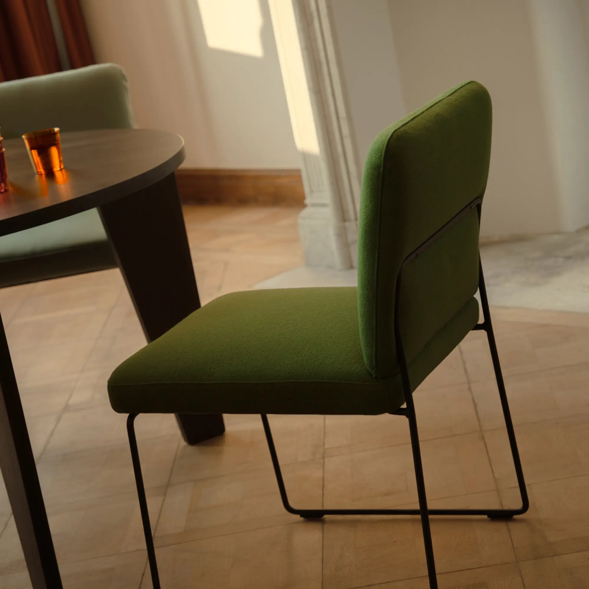 Design modern dining chair | Unfold Chair Pink orion blossom166 | Studio HENK | 