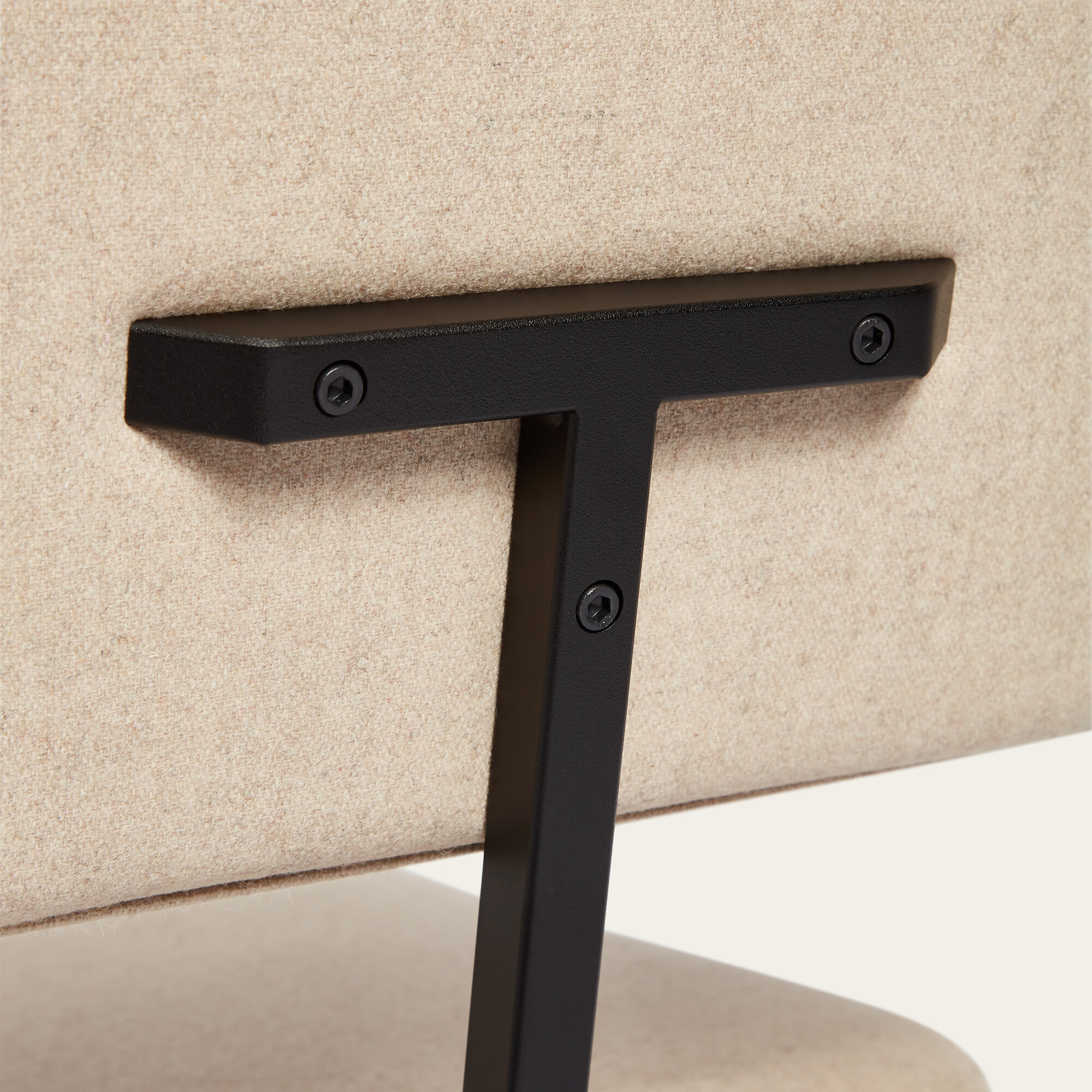 Design modern dining chair | Ode Chair without armrest Beige facet beige1037 | Studio HENK | 